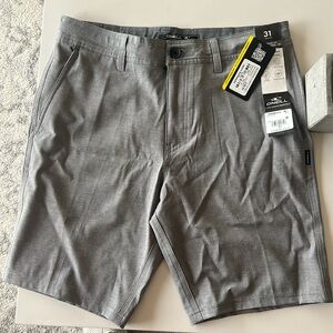 Grey O’Neil hybrid short